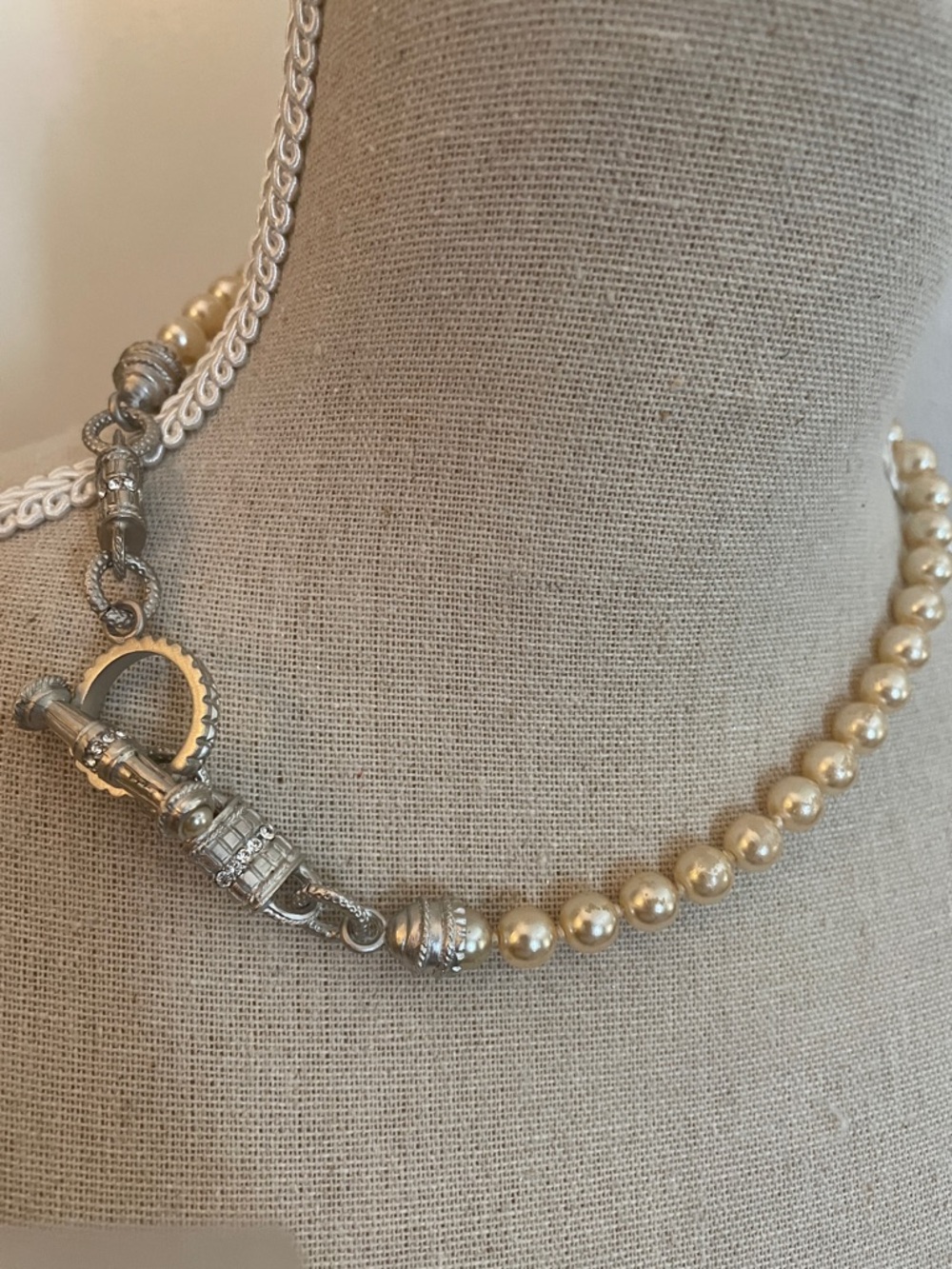 Elegant Pearl and Silver Toggle Necklace - Cream Pearls with Silver Accents